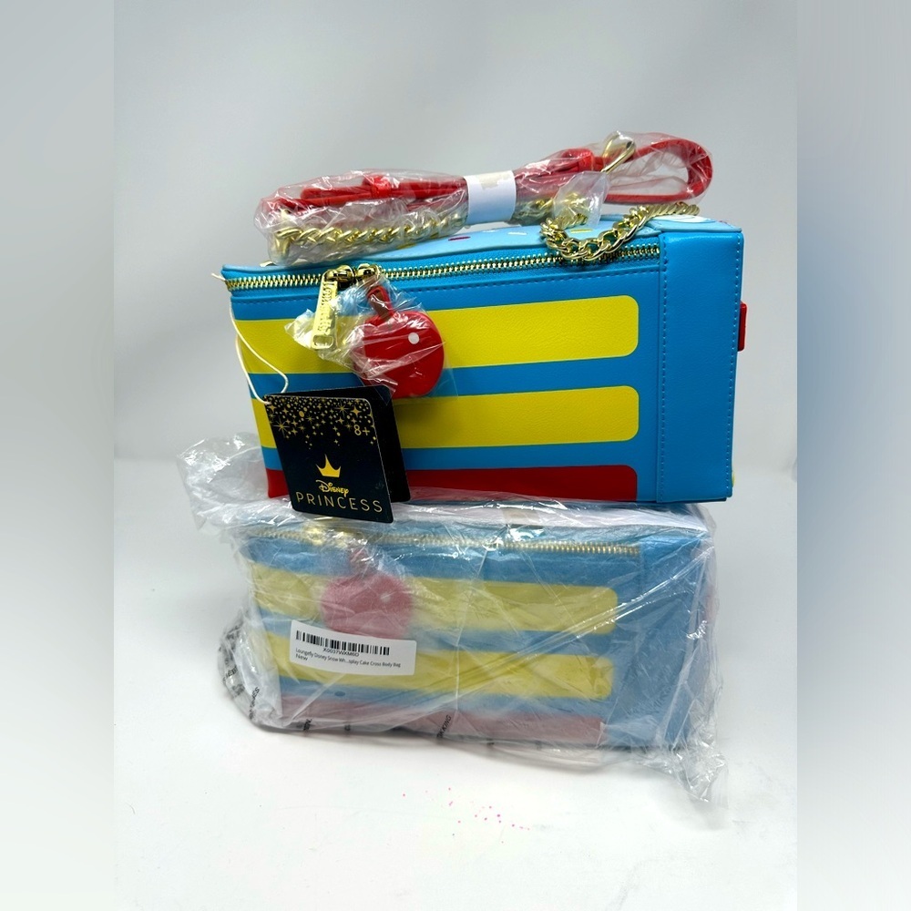 Loungefly Disney Snow White Cosplay Cake Crossbody NWT​